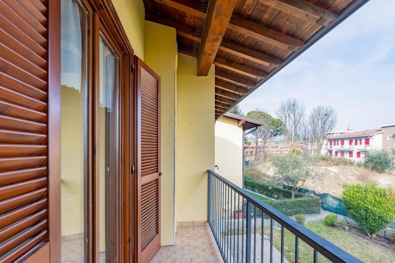 Pool - Marge Apartment - By Host4U Padenghe sul Garda Esterno foto
