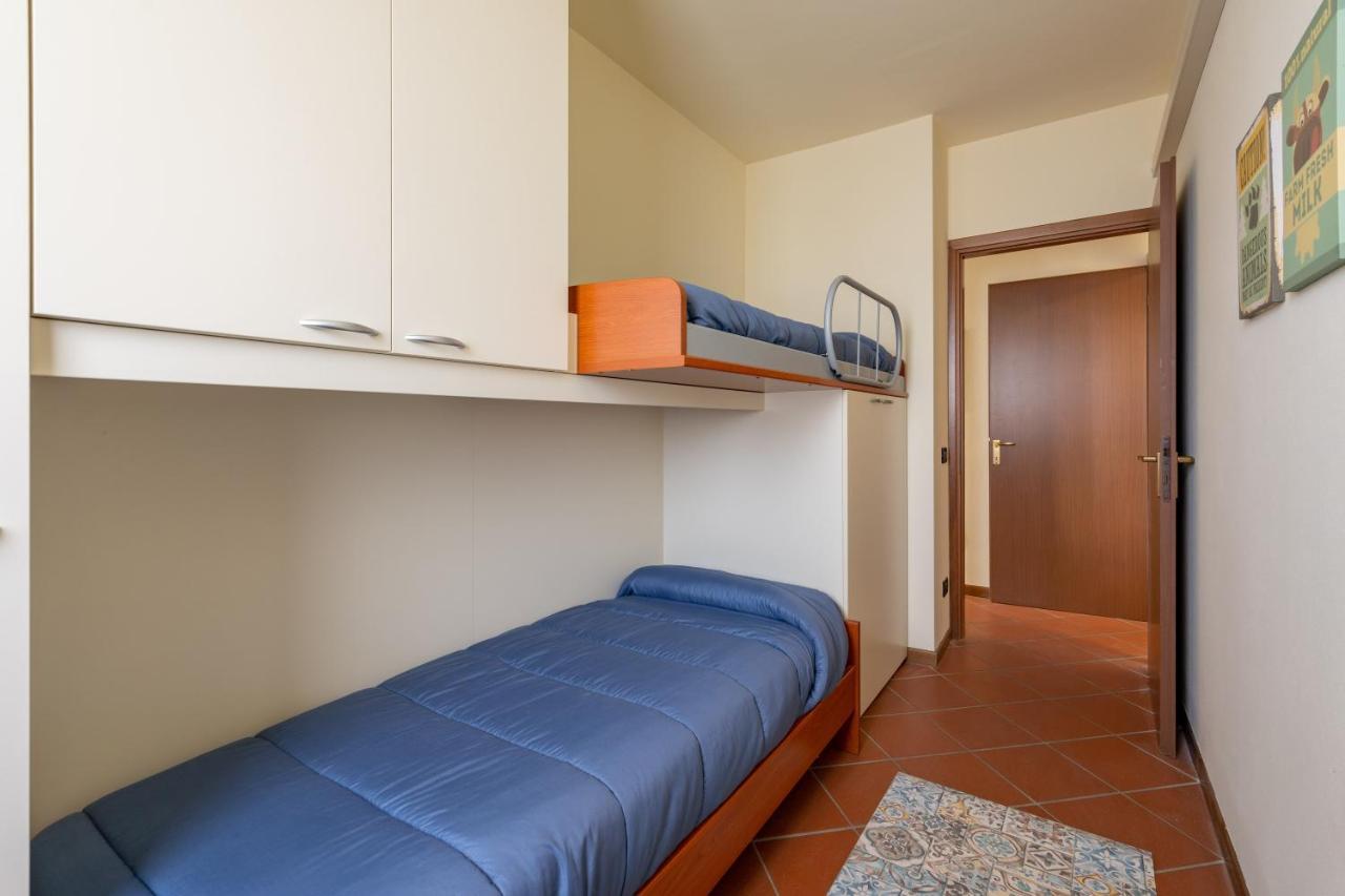Pool - Marge Apartment - By Host4U Padenghe sul Garda Esterno foto