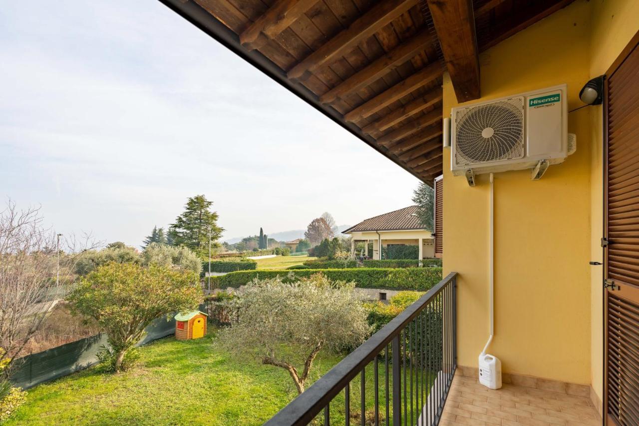 Pool - Marge Apartment - By Host4U Padenghe sul Garda Esterno foto