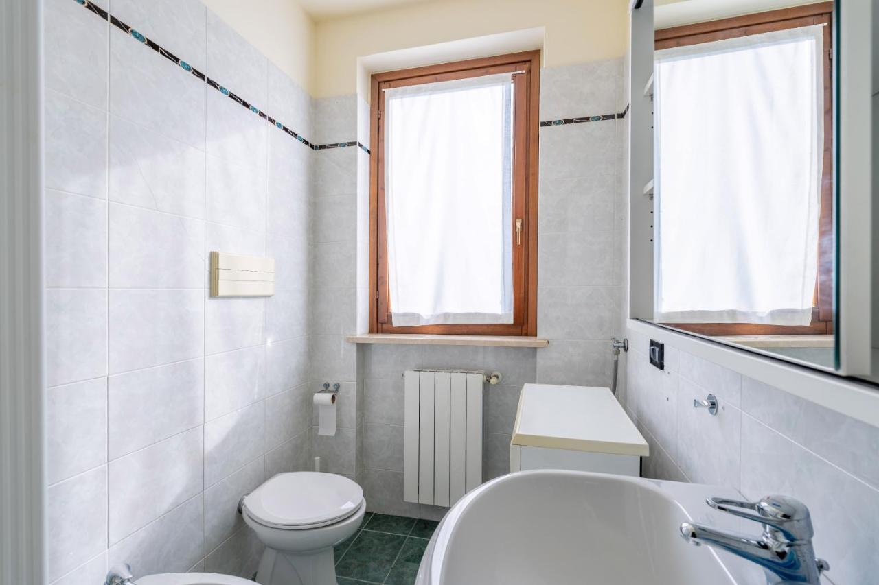 Pool - Marge Apartment - By Host4U Padenghe sul Garda Esterno foto