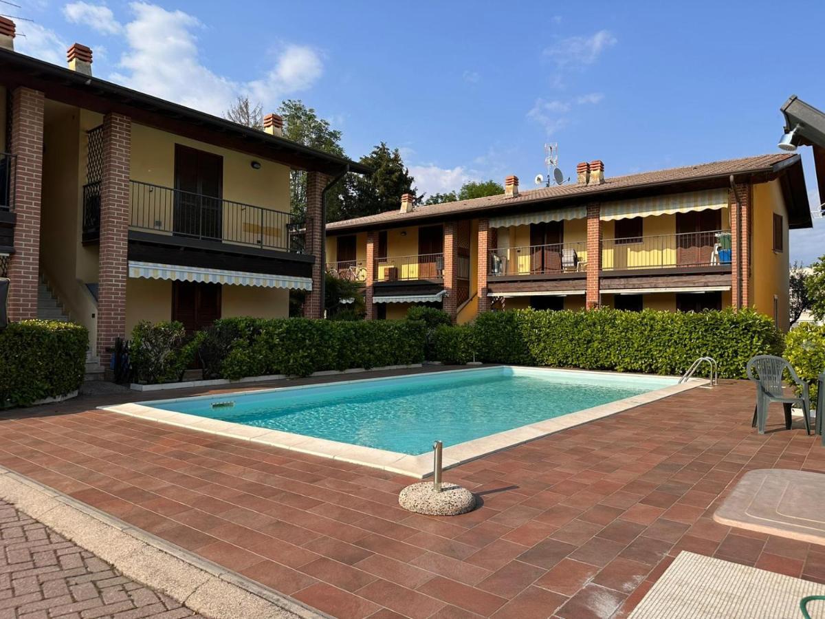 Pool - Marge Apartment - By Host4U Padenghe sul Garda Esterno foto